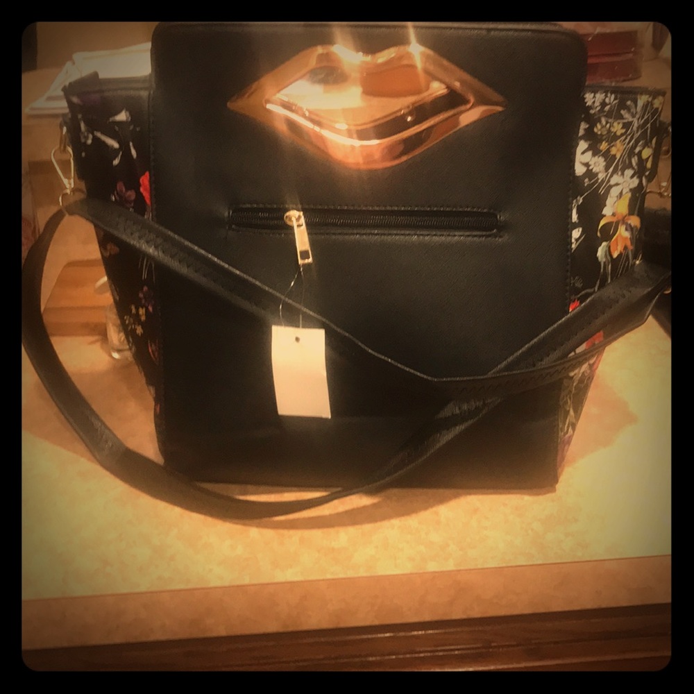 Adorable Floral Handbag